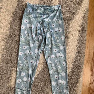 Beyond Yoga Lux Print leggings/Sky Blossom Floral